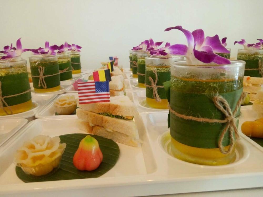 The Route Sriracha Hotel And Residence Ban Laem Chabang Exterior foto